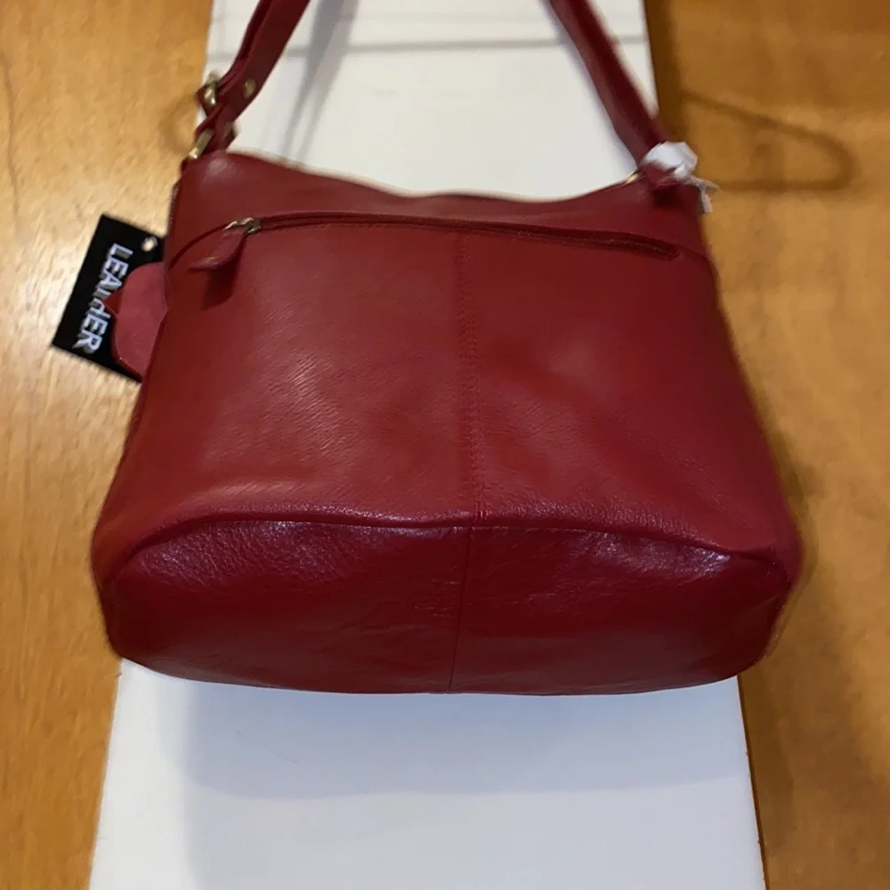 ❤️NWT Great American Leatherworks Gorgeous Red Shoulder Bag